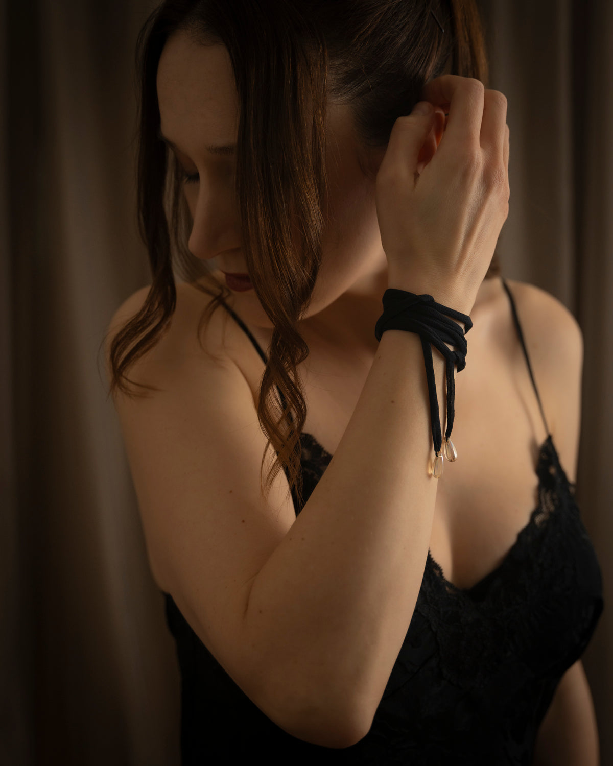 Silk Rouleau Cord (Black/Teardrop)